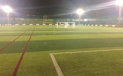 足球场灯