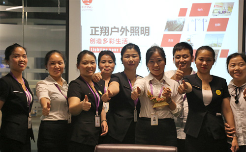 中山太阳能路灯厂家分享奉献精神