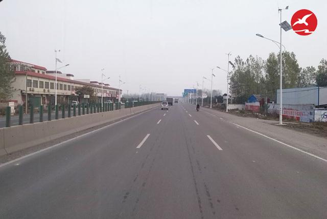 新农村太阳能风光互补路灯