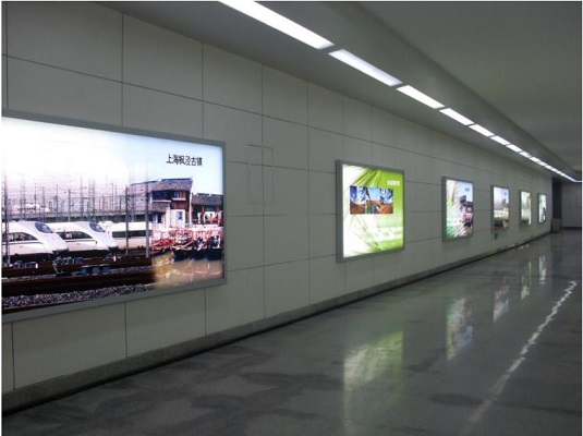 地铁LED显示屏安装