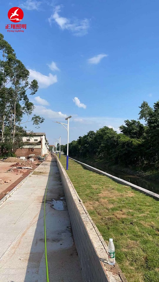 广州市城区工程太阳能路灯安装