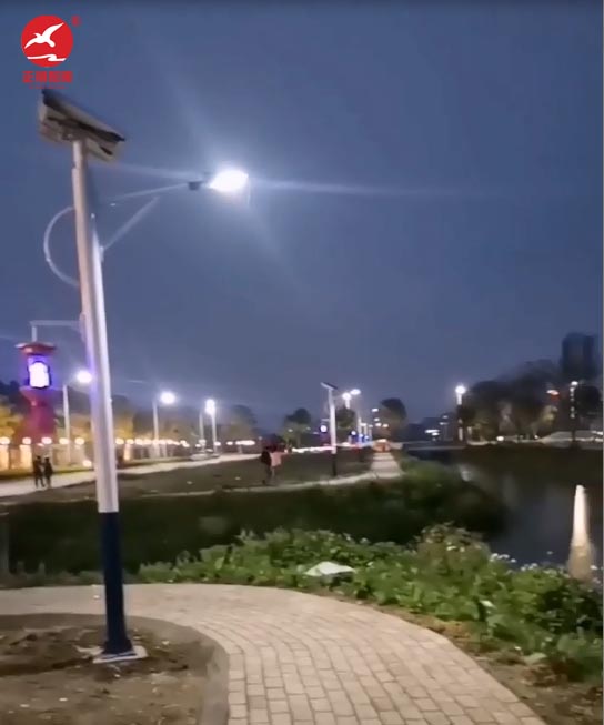 正翔太阳能灭蚊路灯