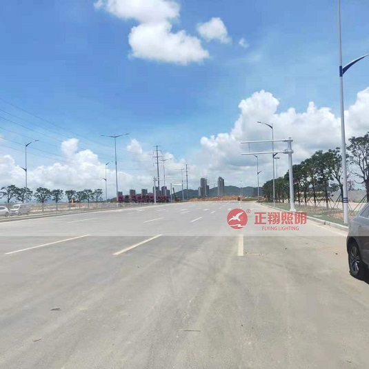 云南昆明市政道路路灯