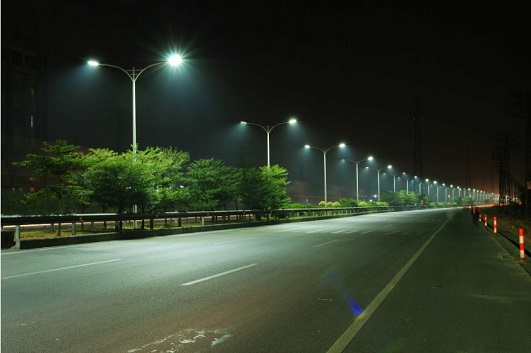 市政路灯---夜晚亮灯效果图