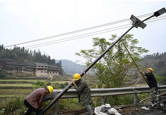 正翔太阳能路灯安装