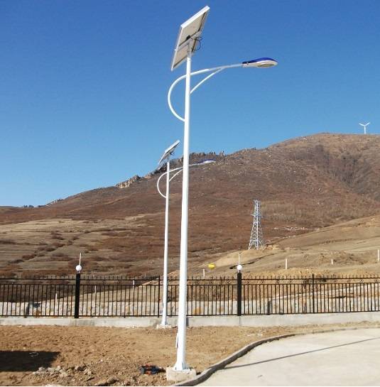 太阳能路灯比传统路灯有什么优势