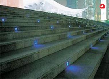 正翔照明墙角灯8303应用图2